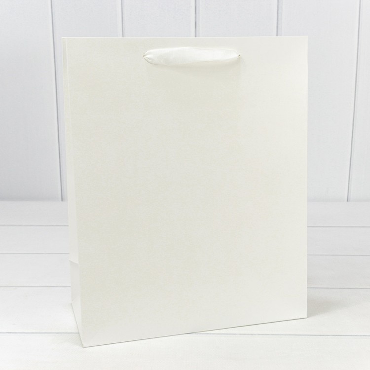 000200C	Пакет подарочный Белый 26*32*13 230г 1/20 1/120	