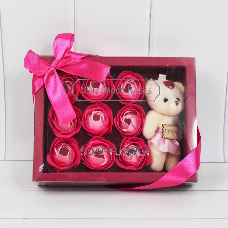 45029/4 Мыльные розы розовые градиент и Мишка  в коробке 9шт